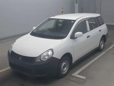 Mitsubishi LANCER VAN