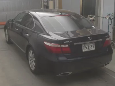 Lexus LS