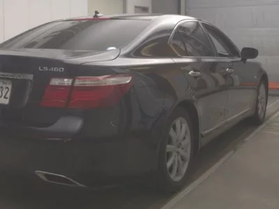 Lexus LS