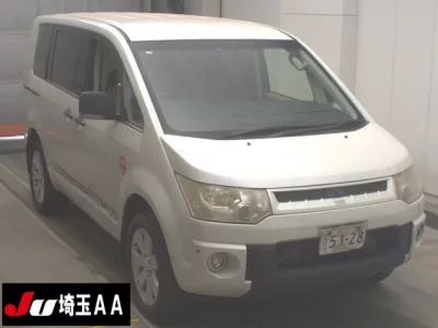 Mitsubishi DELICA D5
