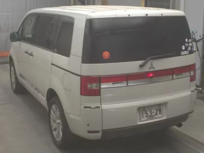 Mitsubishi DELICA D5