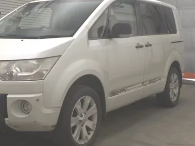 Mitsubishi DELICA D5