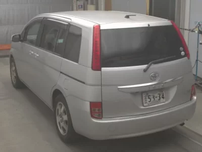 Toyota ISIS