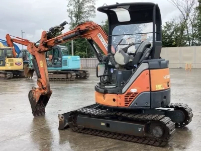 HITACHI ZX30UR-3