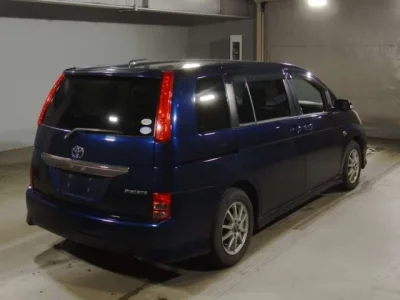 Toyota ISIS