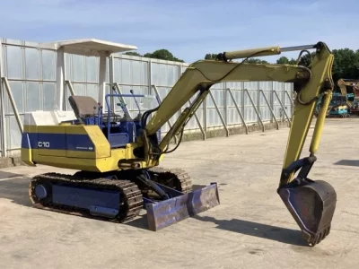 KOMATSU PC10-6
