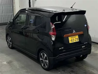 Mitsubishi EK X