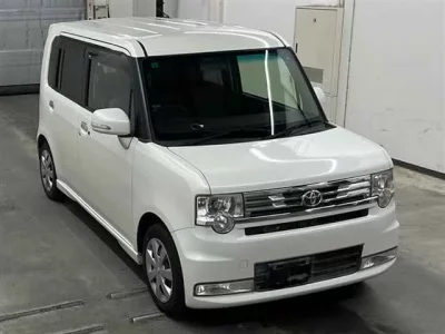 Toyota PIXIS SPACE