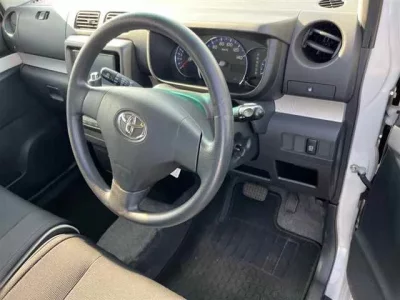 Toyota PIXIS SPACE