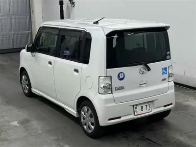 Toyota PIXIS SPACE
