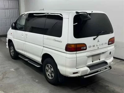 Mitsubishi DELICA