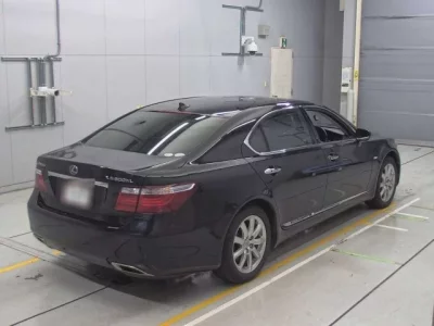 Lexus LS
