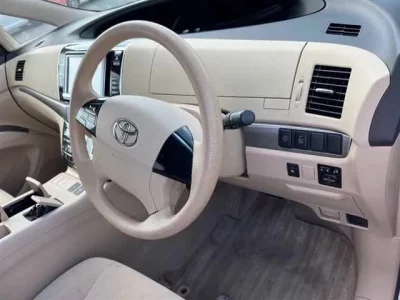 Toyota ESTIMA HYBRID