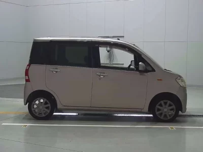 Daihatsu TANTO EXE