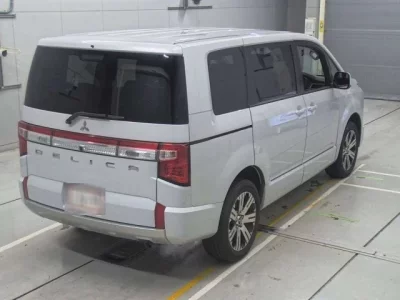Mitsubishi DELICA D5