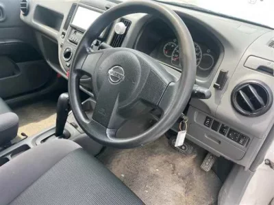 Nissan AD