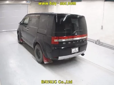 Mitsubishi DELICA D5