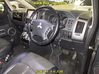 Mitsubishi DELICA D5