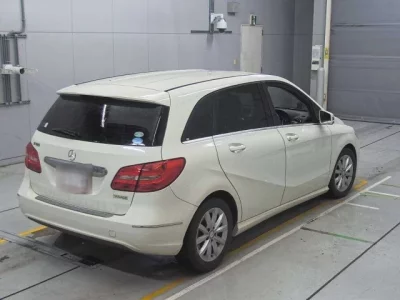 Mercedes-Benz B CLASS