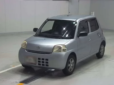 Daihatsu Esse