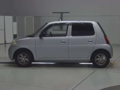 Daihatsu Esse