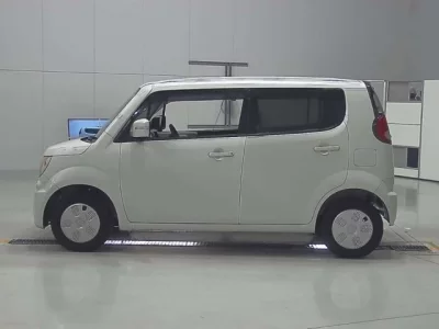 Suzuki MRWAGON