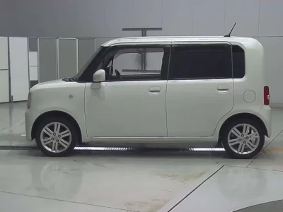 Toyota PIXIS SPACE
