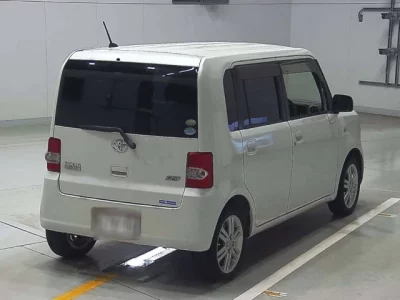 Toyota PIXIS SPACE