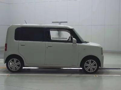 Toyota PIXIS SPACE