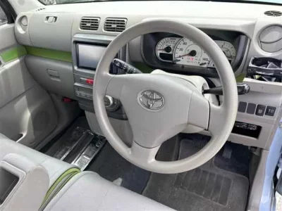 Toyota PIXIS SPACE