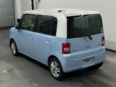 Toyota PIXIS SPACE