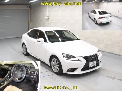 Lexus IS