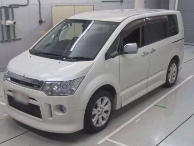 Mitsubishi DELICA D5
