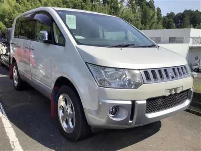 Mitsubishi DELICA D5