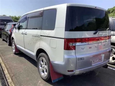Mitsubishi DELICA D5