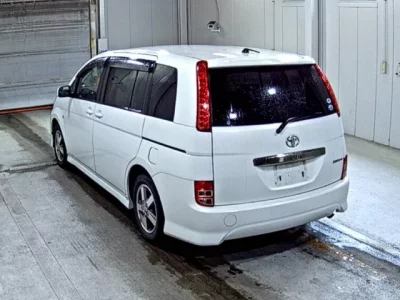 Toyota ISIS