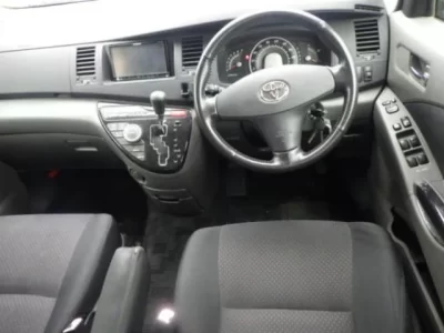Toyota ISIS