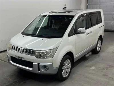 Mitsubishi DELICA D5