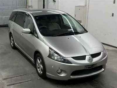 Mitsubishi GRANDIS