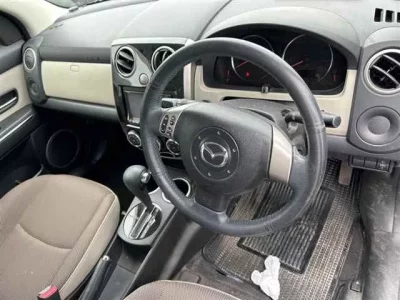 Mazda VERISA