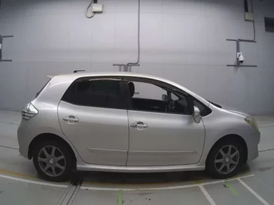 Toyota BLADE