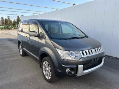 Mitsubishi DELICA D5