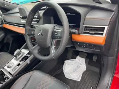 Mitsubishi OUTLANDER PHEV