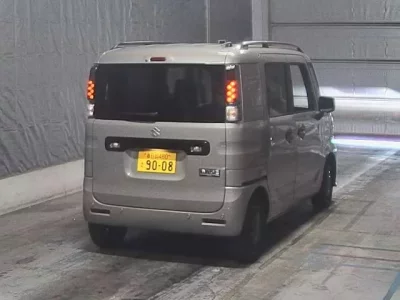 Suzuki SPACIA BASE