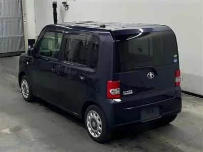 Toyota PIXIS SPACE
