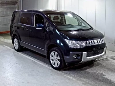 Mitsubishi DELICA D5