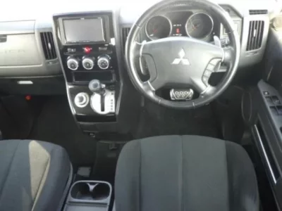 Mitsubishi DELICA D5