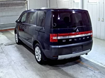 Mitsubishi DELICA D5