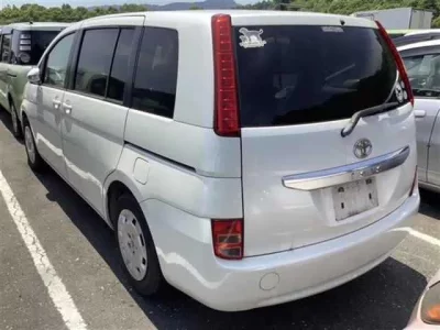 Toyota ISIS