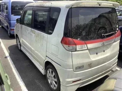 Mitsubishi DELICA D2